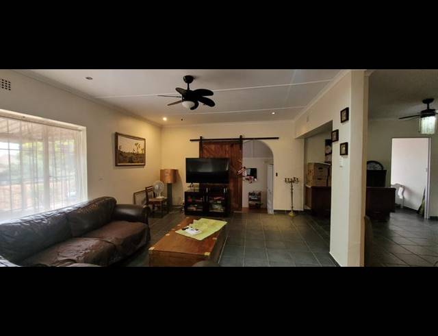 5 BEDROOM HOUSE FOR SALE IN VERWOERDPARK